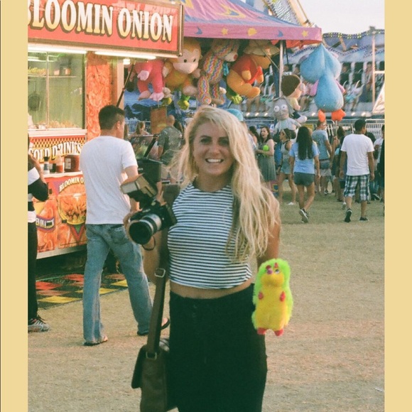 Meet your Posher, Brianna! - Picture 2 of 8